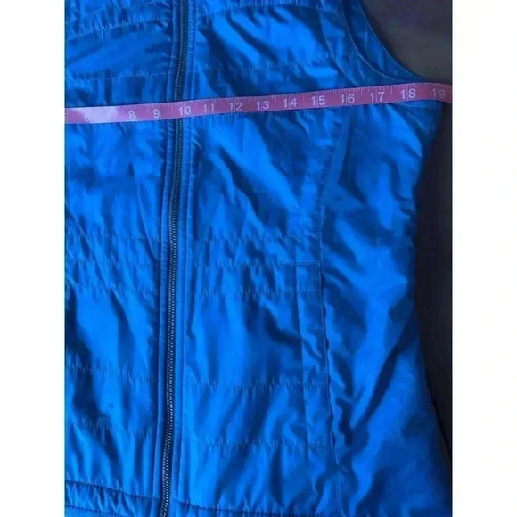 Columbia woman’s vest size small in excellent condition blue fleece lining - Picture 9 of 10